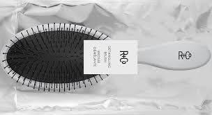 R+Co Detangling Brush